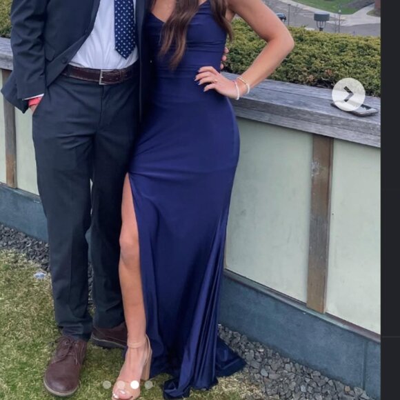 Navy blue La Femme Prom dress - Picture 2 of 3